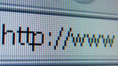 Bancile si cosmeticele, cele mai \cheltuitoare\ pe reclame online in 2007