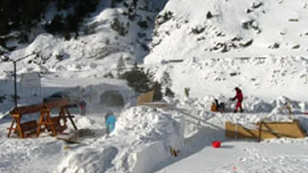 O noapte in replica de gheata a cetatii Poenari costa 85 de euro