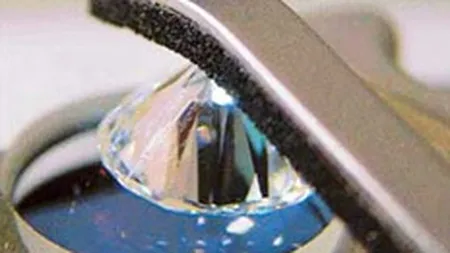 Povestea diamantului de rezerva de la Luxury Show