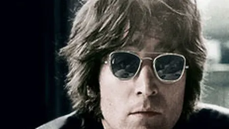 O suvita din parul lui John Lennon s-a vandut la licitatie cu peste 33.000 euro