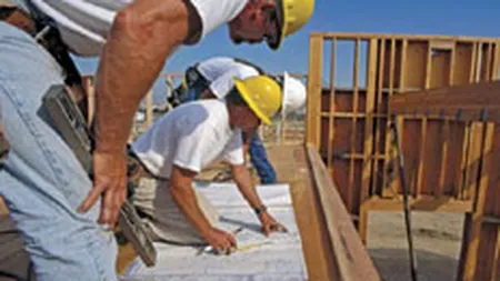 Scumpirea materialelor ii reorienteaza pe constructori spre solutii atipice