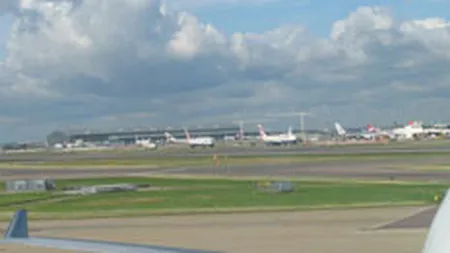 Aeroportul International Craiova a anulat doua curse din cauza cetii