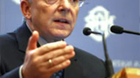 Isarescu: Marirea dobanzii cheie si a salariilor ar putea adanci deficitul extern