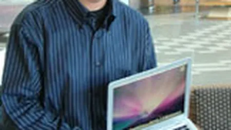 Cumparatorii romani asteapta luni de zile sa primeasca cel mai subtire laptop din lume