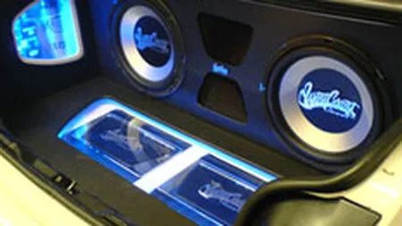 Target-ul sistemelor HI-FI pentru masini: barbatii cu peste 700 euro pe luna