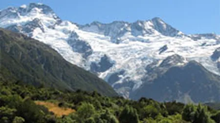 Summit-ul NATO a trimis mai multi turisti la munte decat la mare