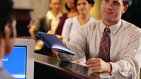 BCR recruteaza 6 tineri specialisti printr-un program de training