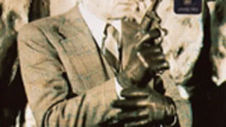 Noul pachet \Adevarul\ cu filme de Nicolaescu a costat \sute de mii de euro\