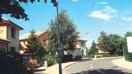 Costanda a vandut mai mult de jumatate din Satul Francez cu 68 mil. euro