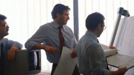 Specialistii romani castiga in strainatate pana la 10.000 euro pe luna