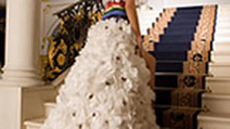 Rochie de mireasa de 15.000 euro, \vedeta\ noii colectii Cosmina Englizian