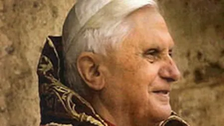 Papa Benedict: \Criza financiara arata ca banii nu inseamna nimic\