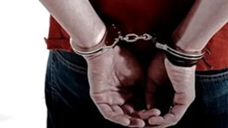 Trei arestari in cazul phishing-ului de la Raiffeisen Bank