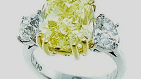 Inel cu diamant, vandut la licitatie pentru 144.000 $ in Chicago