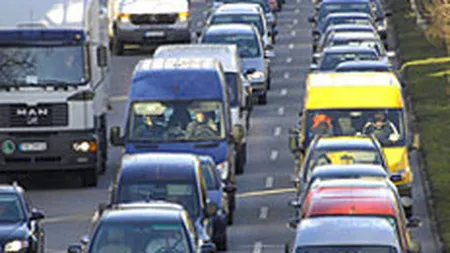 Tariceanu ar putea pune \pe avarii\ piata auto second cu o majorare a taxei de poluare