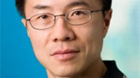 Microsoft angajeaza un fost executiv al Yahoo la conducerea diviziei de online