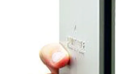 Toshiba ar putea cumpara divizia de hard-disk-uri a Fujitsu cu 330-440 mil.$