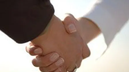 J\'Info Tours face contraoferte de francizare agentiilor mai mici care solicita sa fie cumparate