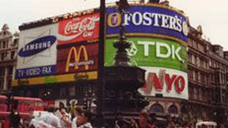 Primaria Capitalei vrea sa interzica reclamele pe monumente istorice