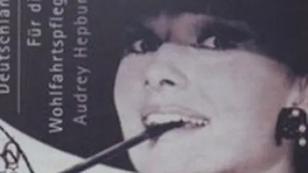 Un timbru cu Audrey Hepburn va fi scos la licitatie pentru 30.000 euro
