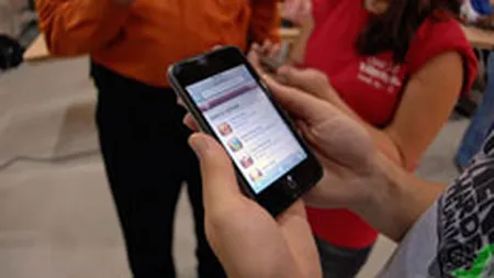 \iPhone troian\: Cadou gratis pentru studenti, dar le verifica prezenta la cursuri