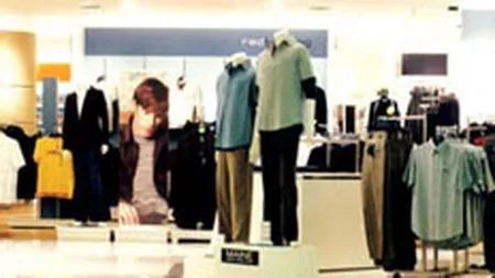 Retailerul vestimentar Debenhams a scos la vanzare actiuni de 323 mil. lire sterline