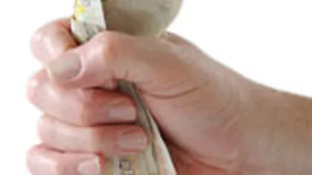 Studiu: 70% dintre firmele britanice intentioneaza sa inghete salariile