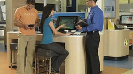 Criteriu ciudat pentru viitorii angajati ai magazinelor Microsoft: Sa poata ridica 35 kg