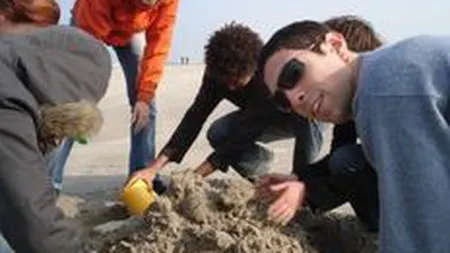 Peste jumatate dintre romani au renuntat la vacante sau le-au amanat