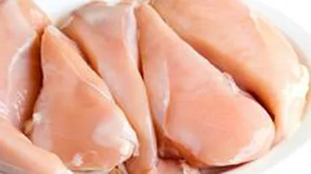 Crescatorii de pasari ameninta cu scumpiri de peste 20% la carne