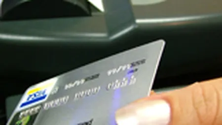 Romanii platesc folosind cardul, in medie, o data la doua luni
