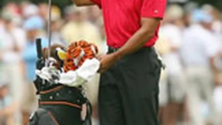 AT&T, a treia companie care renunta la sponsorizarea lui Tiger Woods