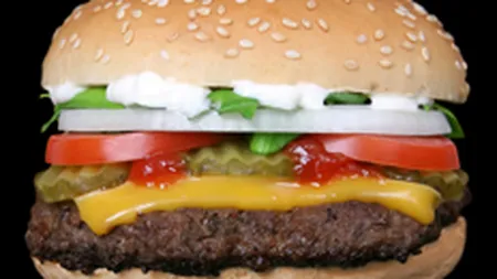 Ministerul Sanatatii ar putea introduce taxa pe fast food pentru cresterea bugetului