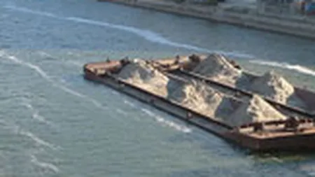 O firma italiana va consolida 200 metri din malul Canalului Dunare-Marea Neagra, pentru 3,5 mil. lei