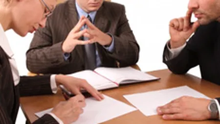 Liberalii vor stimularea angajatorilor care incadreaza someri bugetari