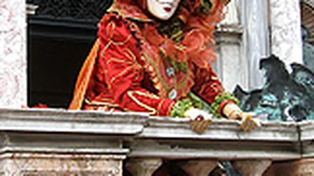 Venetia, inmuiata de criza si de ploaie: desi este Carnaval, orasul este aproape gol. Citeste un reportaj DailyBusiness.ro