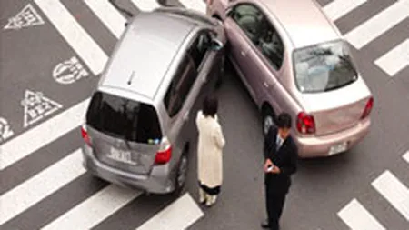 Cine scumpeste RCA-ul? Asiguratorii si service-urile auto se acuza reciproc