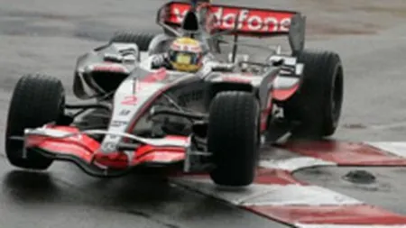 Bursa la 300 km/h: Sigla XTB isi face loc pe masinile echipei Vodafone McLaren Mercedes