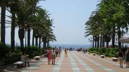 Badulescu: Companiile aeriene vor sa reprogrameze cursele anulate, nu sa returneze banii turistilor