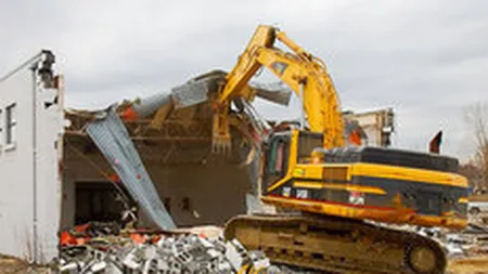 11 constructii ilegale de pe litoral, demolate