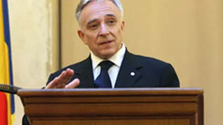 Mesajul lui Isarescu spre guvernanti: Reformele trebuie grabite. Vedeti ce-au patit cei care au taraganat