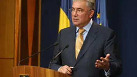 De ce masurile de reducere a cheltuielilor au fost anuntate de Basescu si nu de Boc?