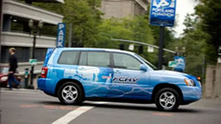 Toyota tinteste un pret de 50.000$ pentru prima sa masina pe baza de hidrogen