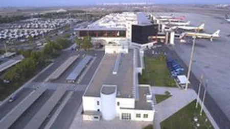 Sapte aeroporturi spaniole, inchise din cauza norului de cenusa