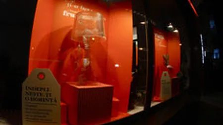 ING Bank si-a decorat vitrinele cu haine, pantofi si electrocasnice, pentru o noua campanie de promovare, de 1 mil. euro