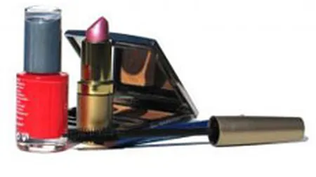 Vamesii constanteni au confiscat duminica produse cosmetice de 230.000 lei