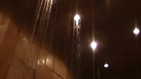 Ploaie torentiala in aula unei facultati din Timisoara, in anul in care bugetul Educatiei a crescut cu 34% (VIDEO)