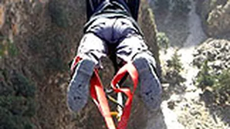 Business-ul, \sport extrem\: Emiti azi o factura, iti iei banii dupa 6-9 luni. Cum te feresti de faliment?