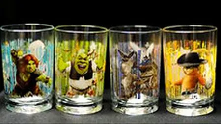 McDonald\'s recheama 12 mil. de pahare toxice pe care sunt desenate personajele din \Shrek\