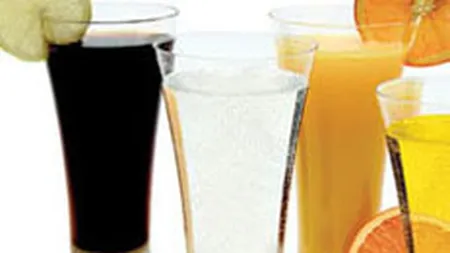 Cot la cot cu europenii din tarile dezvoltate: Fiecare roman consuma anual aproape 60 litri de bauturi carbogazoase